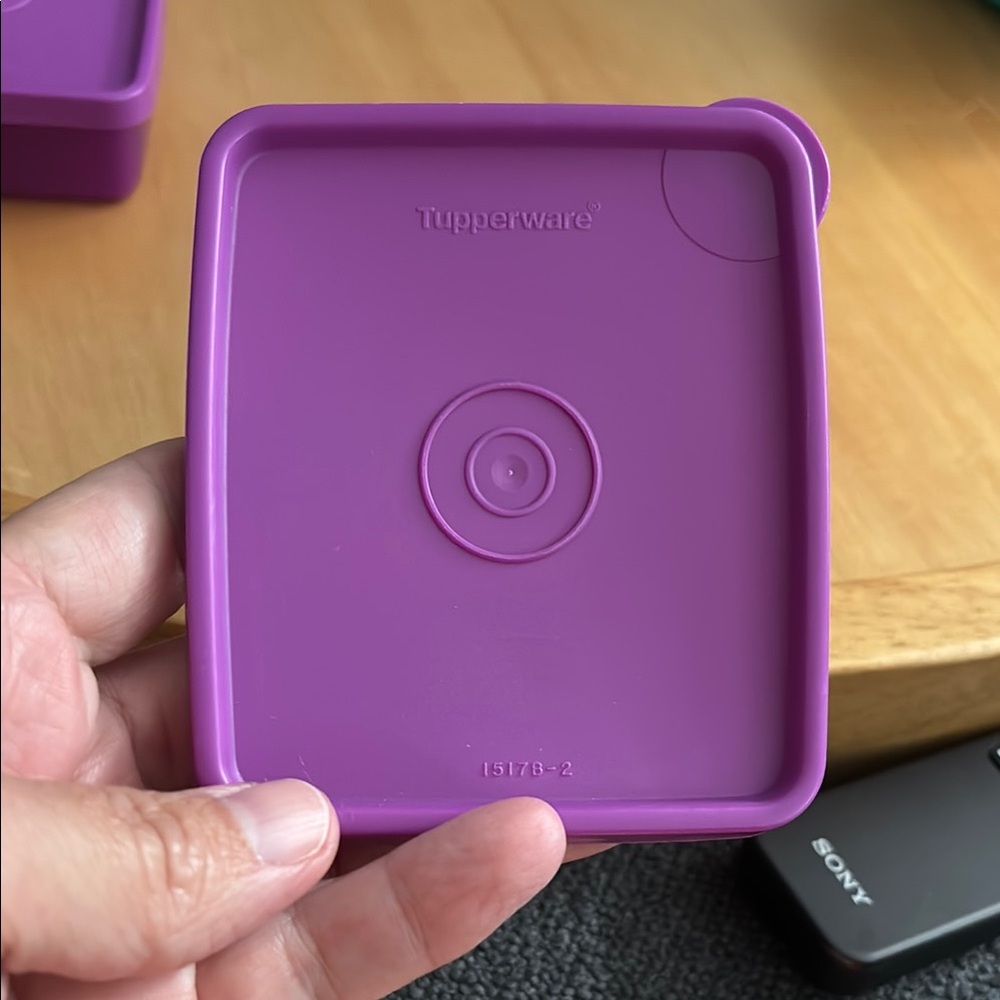 Tupperware Purple containers set of 4 - Picture 4 of 4